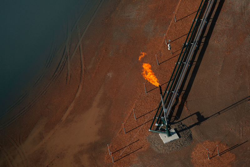 Illustration for article titled Gorgeous Aerial Photos Capture the Ironic Beauty of Fracking
